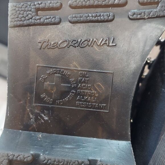 Dr. Martens Lester Black Coated Studs Spikes Shoes Sz 5 - Picture 12 of 13